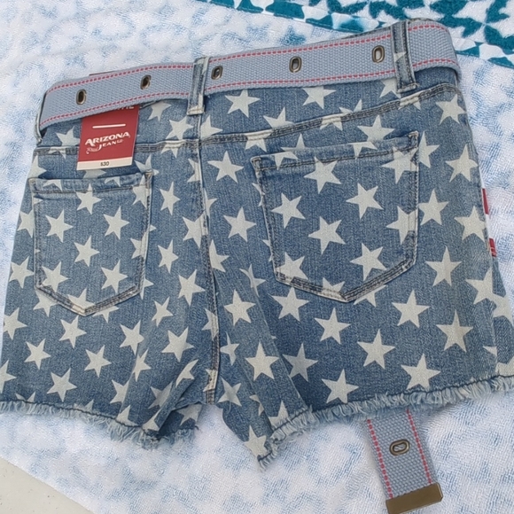 🇺🇲Arizona 💥SALE💥NWT Jean Shorts Size 16R (28x3) USA Flag Design Raw Hem - Picture 4 of 10